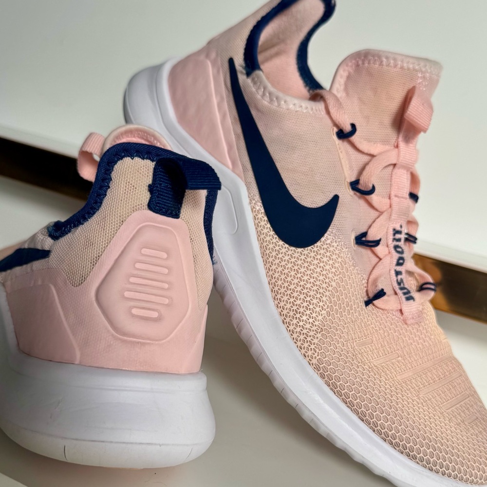 Nike Free RN Flyknit W 8.5 Pink Barefoot Running Shoes Flyknit Just Do It Navy
